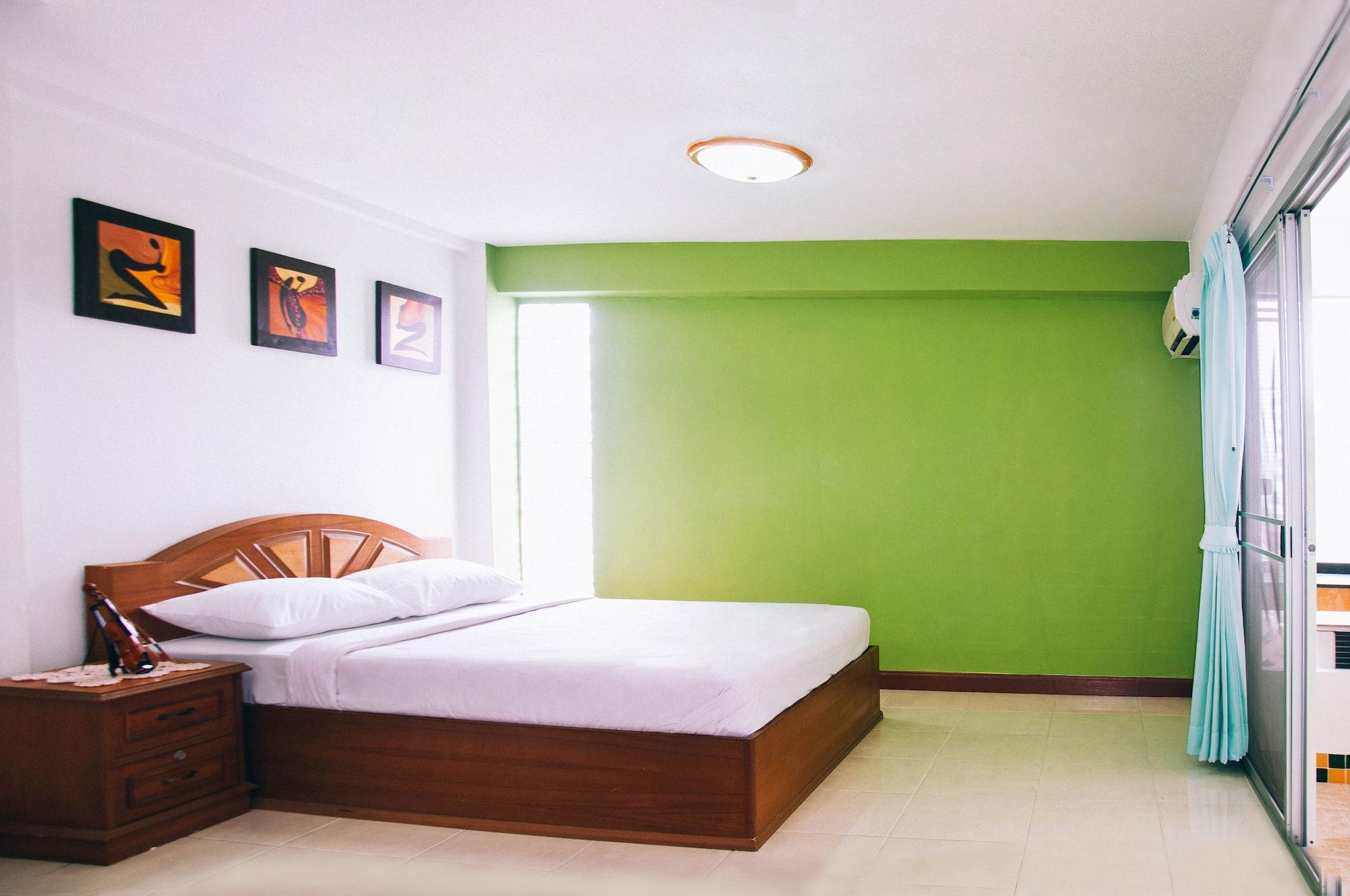 Golden House @ On-Nut Station Motel Bangkok Buitenkant foto