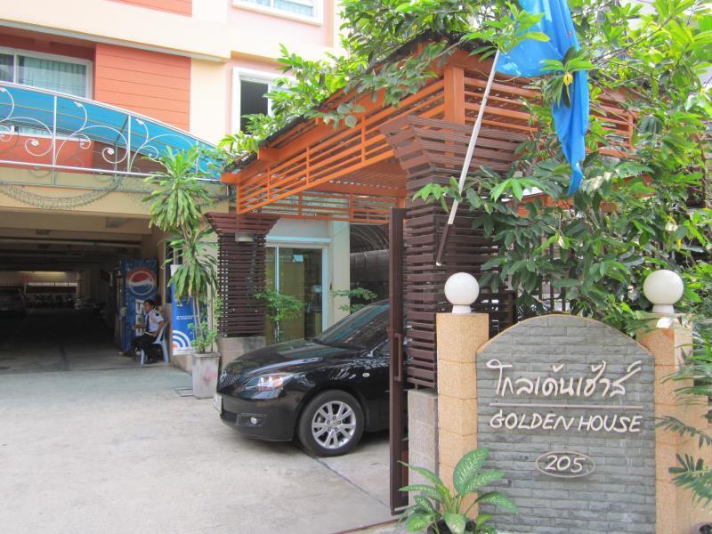 Golden House @ On-Nut Station Motel Bangkok Buitenkant foto