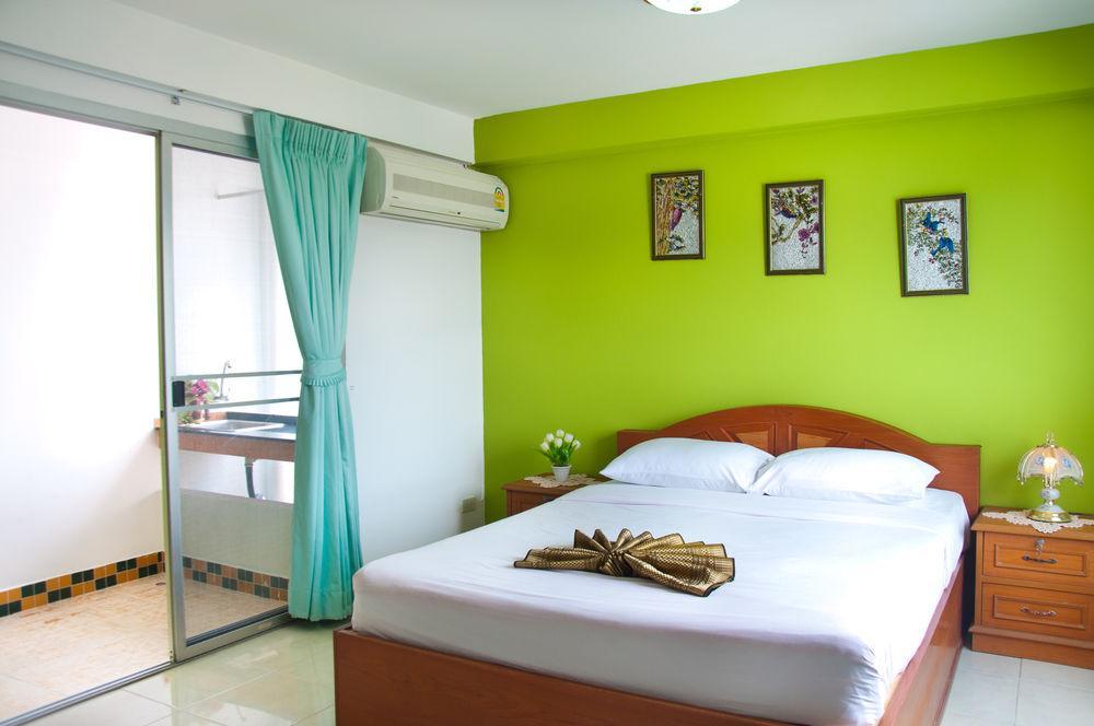 Golden House @ On-Nut Station Motel Bangkok Buitenkant foto